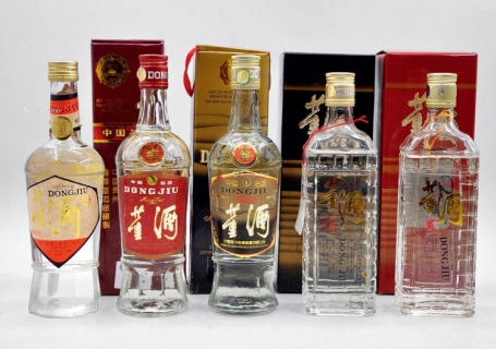 南充回收红董褐董白董3款90年代的老董酒分别多少钱一瓶，各自介绍与特点分析
